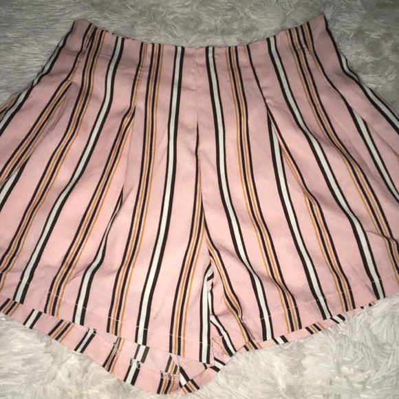 High Waisted Retro Striped Shorts - Picture 2 of 3